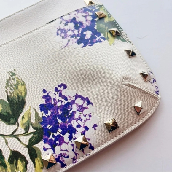 White House Black Market • NWT Hydrangea Pouch Wristlet - Picture 3 of 10